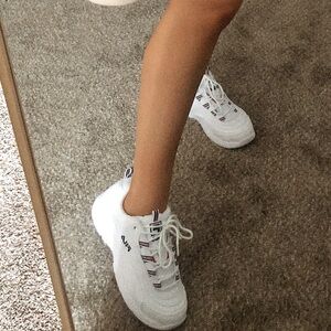 Fila Ray Sneakers 6.5 White/Navy/Red, comes in box, worn once, perfect condition